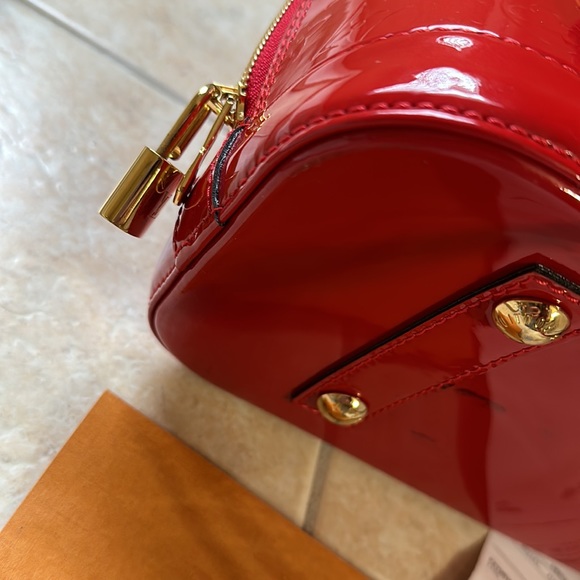 Louis Vuitton Women's Alma PM MV CERISE 🍒 with lock, key and strap. - Picture 7 of 14